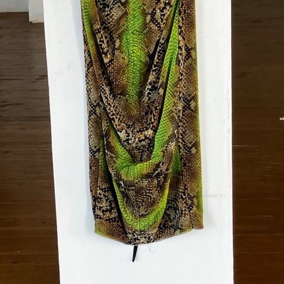 Pretty Little Things green animal print dress - Picture 5 of 7